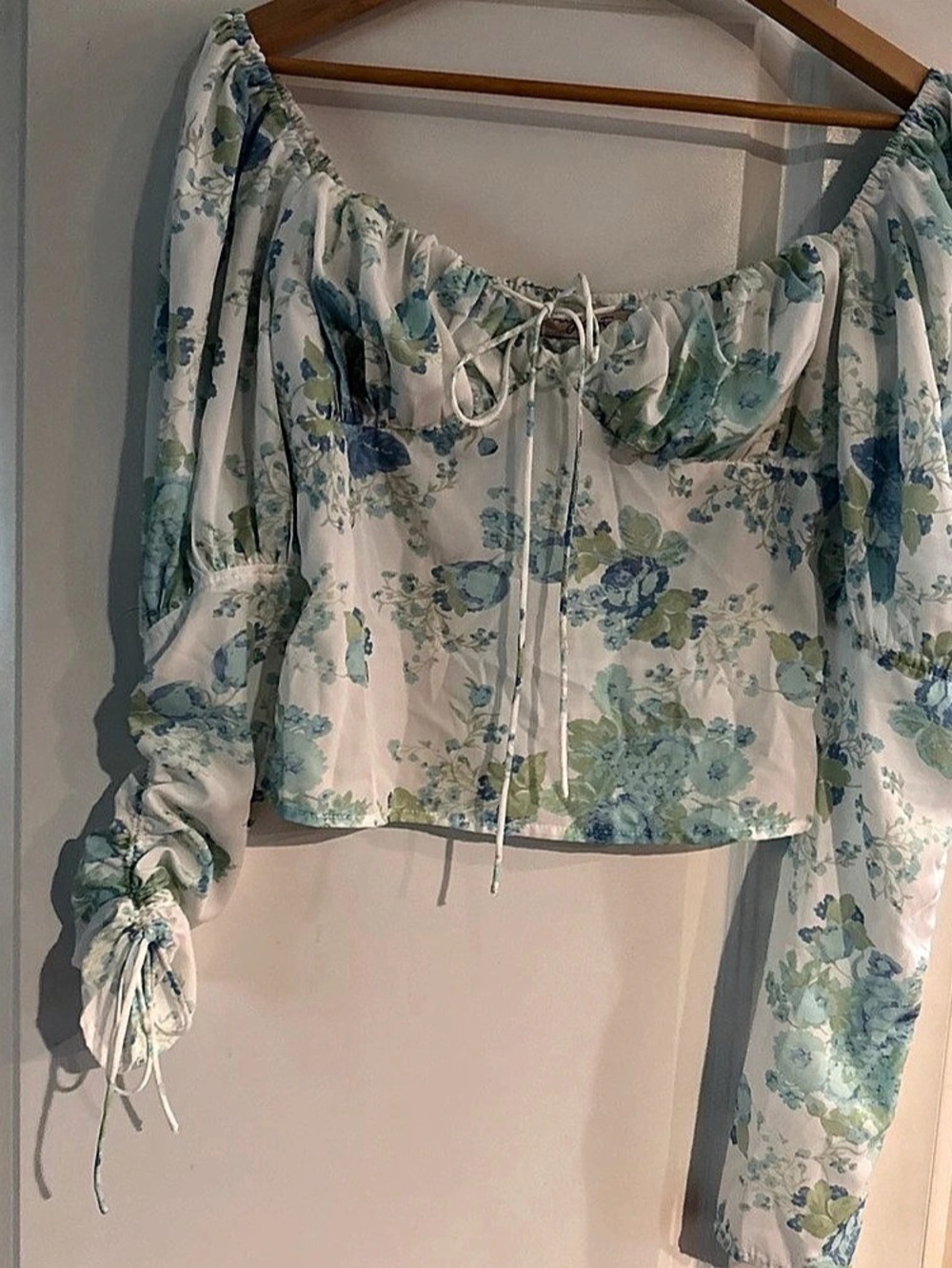 Floral Crop Top Size Small Like New